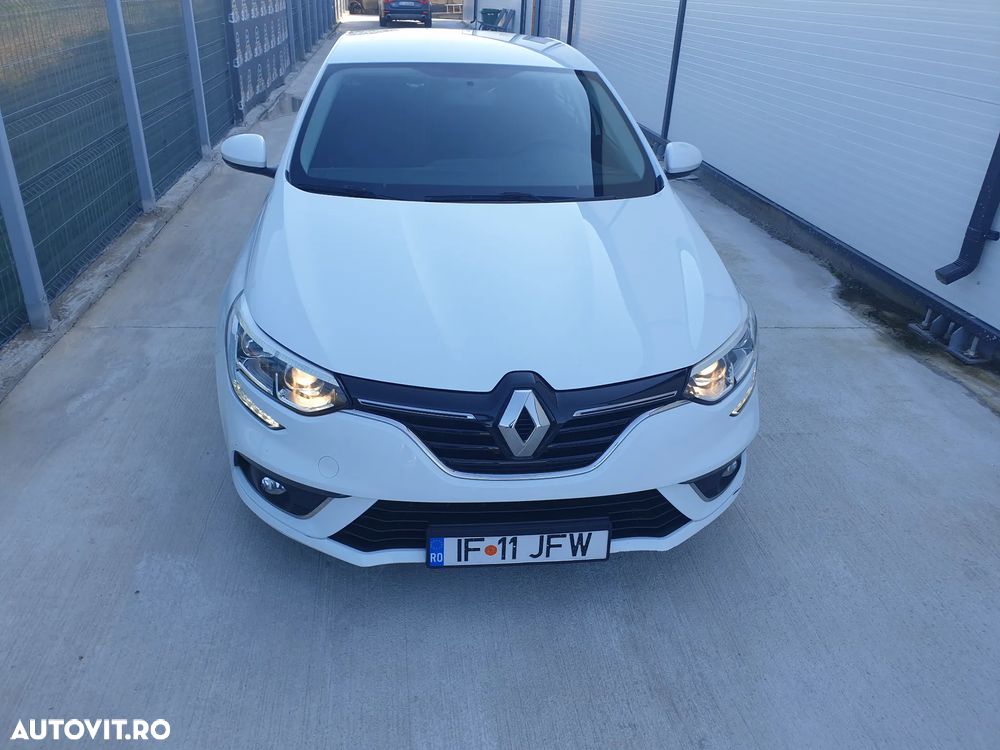 Renault Megane TCe Business - 16