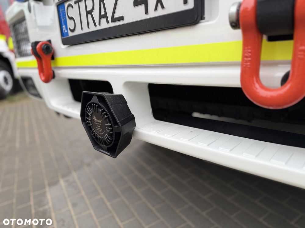 MAN Straż pożarna pojazd pożarniczy wóz strażacki MAN GBA średni terenowy- uterenowiony 4x4 CNBOP 3000l wody reduktor blokada tylnego mostu, maszt oświetleniowy - 26