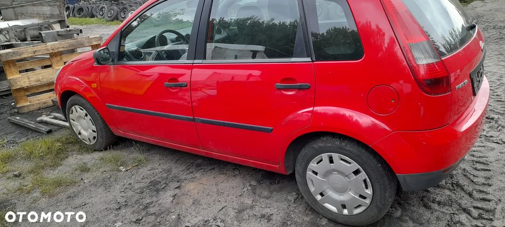 FORD FIESTA MK6  maska 44 - 5