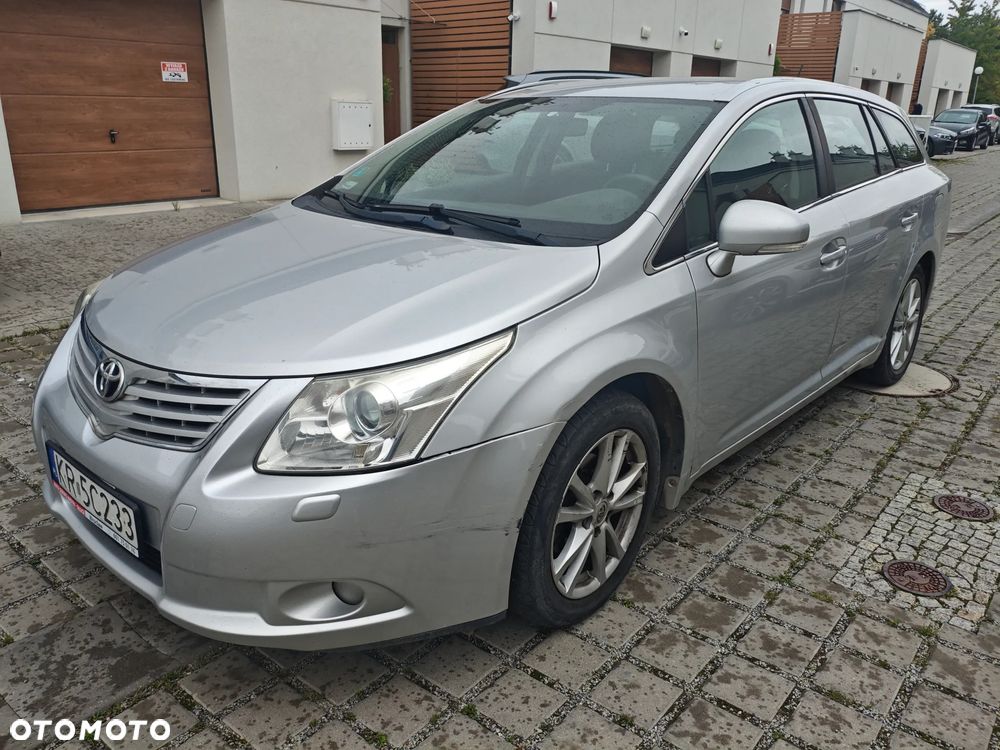 Toyota Avensis III (2009-) 1.8 Luna, 2010