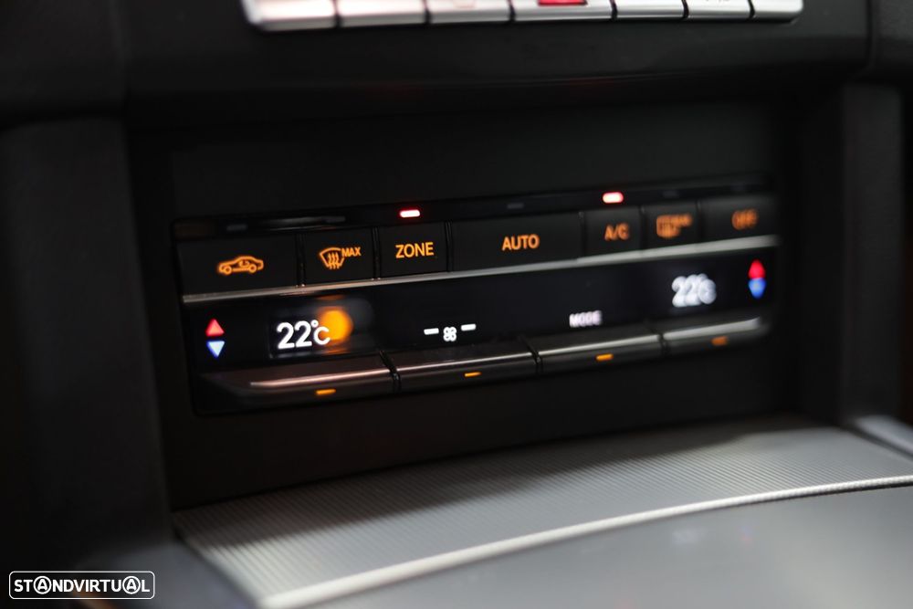 Mercedes-Benz E 250 BlueTEC Avantgarde Auto. - 19