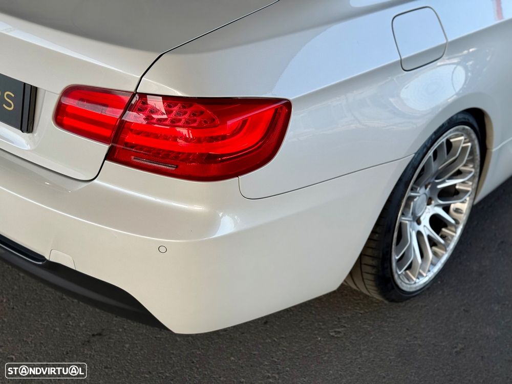 BMW 320 d Coupe Edição M Auto - 18