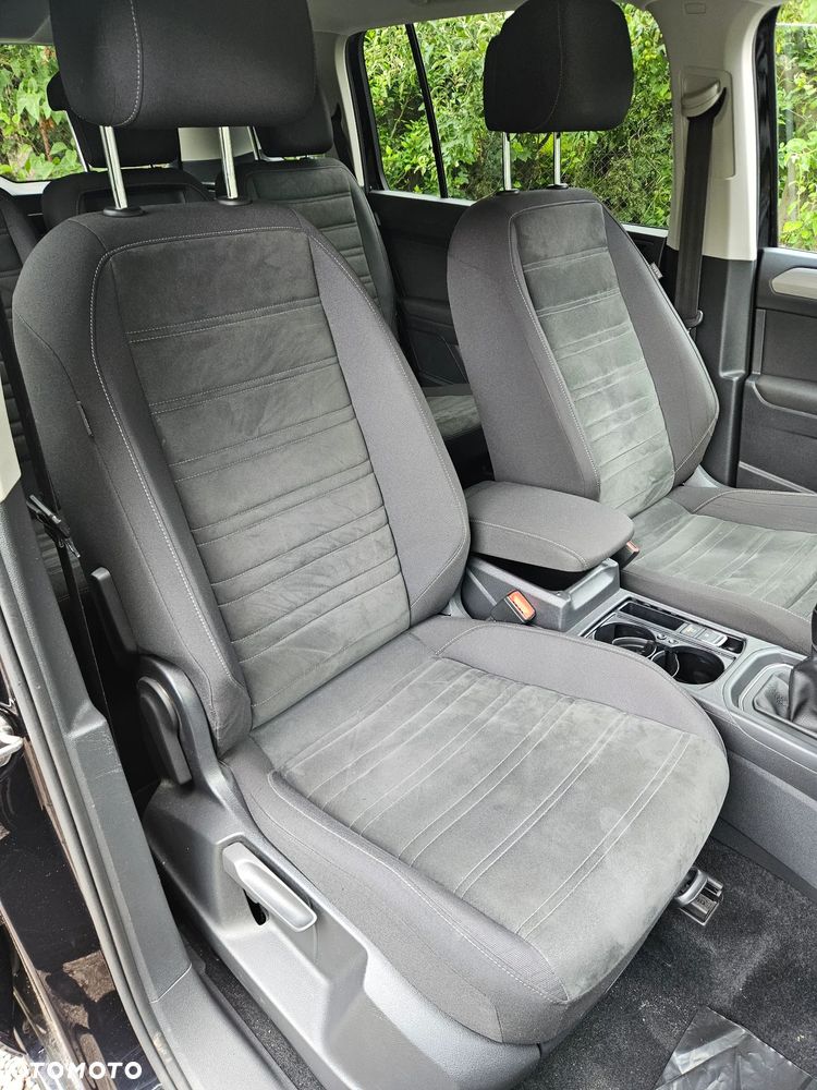Volkswagen Touran 2.0 TDI SCR Comfortline - 18