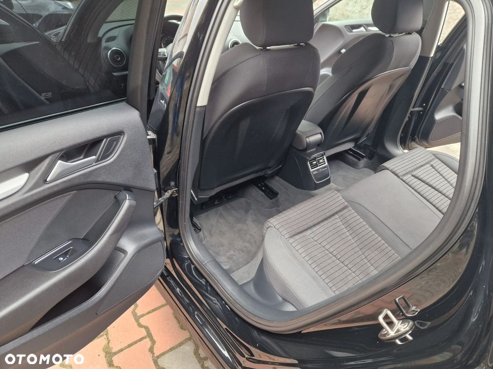 Audi A3 Sportback 1.4 TFSI S tronic S line Sportpaket - 26