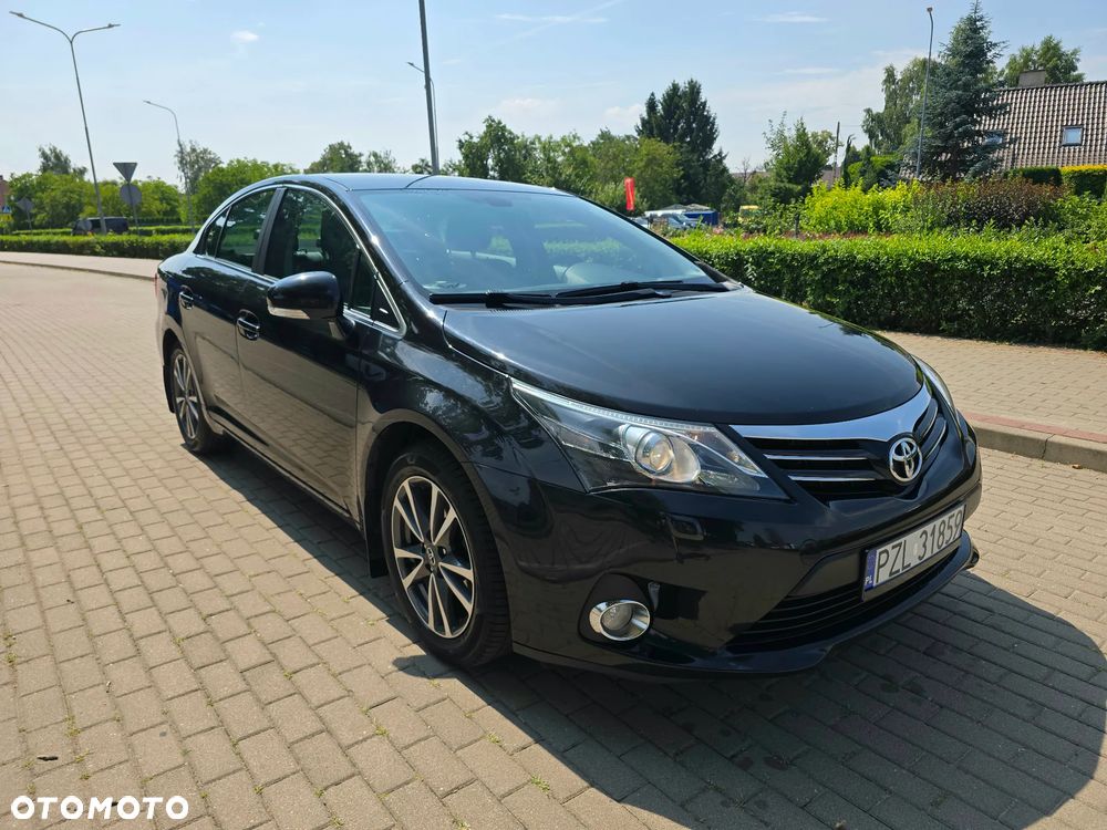 Toyota Avensis 2.0 Premium - 6