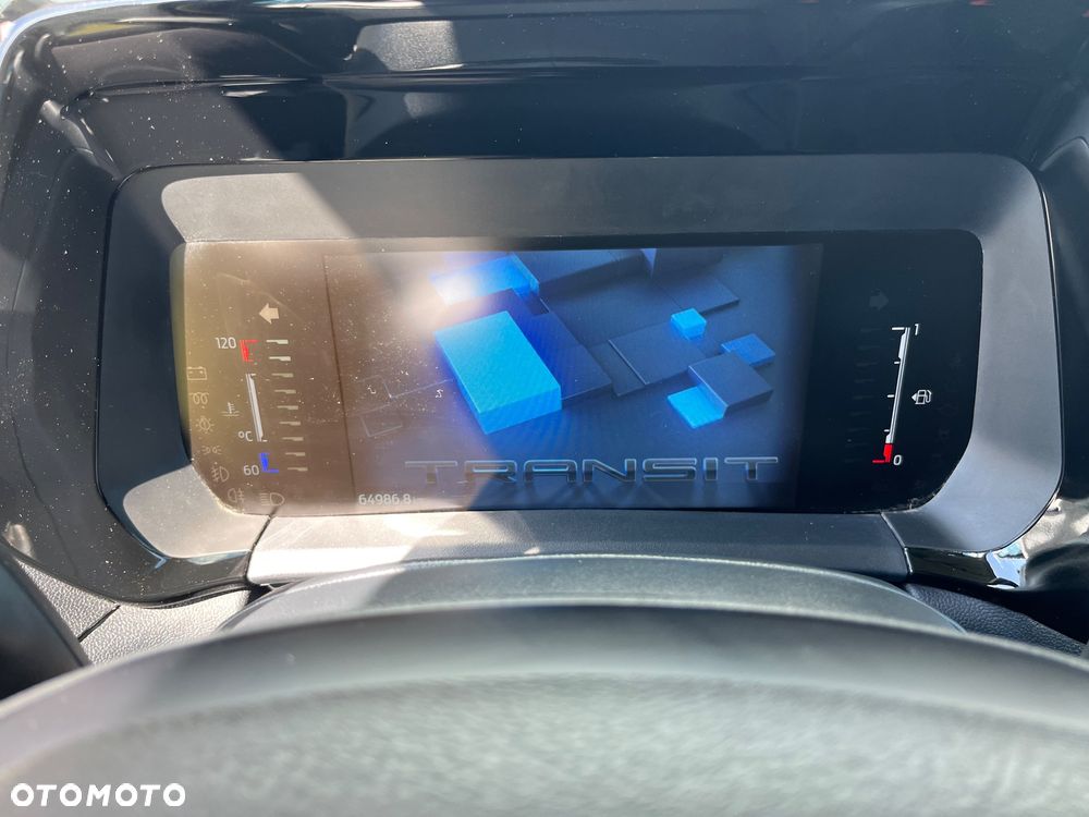 Ford Transit Courier - 15