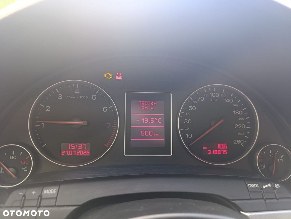 Audi A4 Limousine - 15