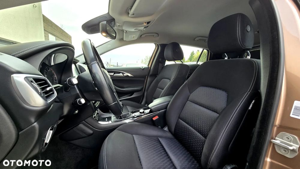 Infiniti Q30 1.6t Business Executive - 18