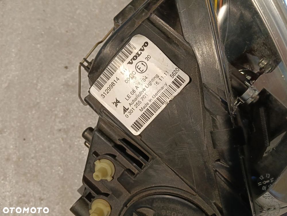 Volvo C30 LAMPA ZW PRZÓD STRONA PRAWA 31299814 - 3