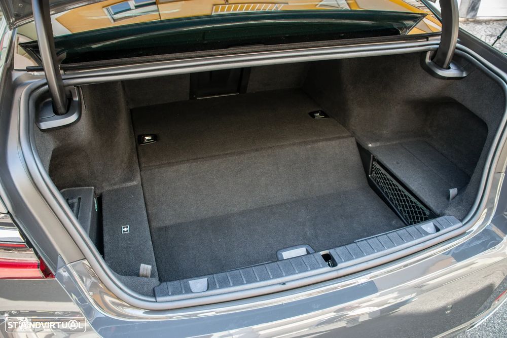 BMW 745 e iPerformance - 45