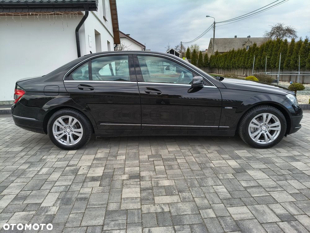 Mercedes-Benz Klasa C 180 Kompressor BlueEFFICIENCY Avantgarde - 4