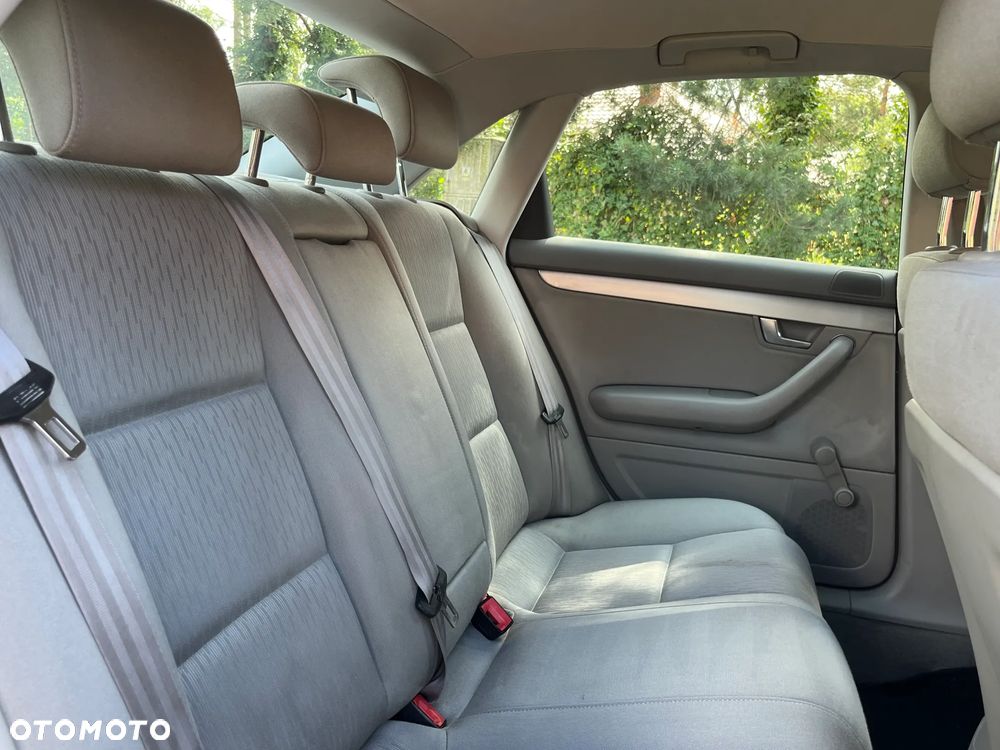 Audi A4 Limousine - 23
