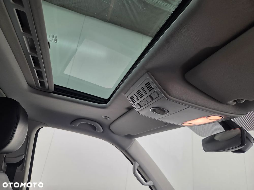 Volkswagen Multivan 2.0 BiTDI L1 Generation SIX DSG - 20