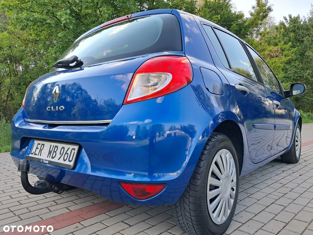 Renault Clio - 10