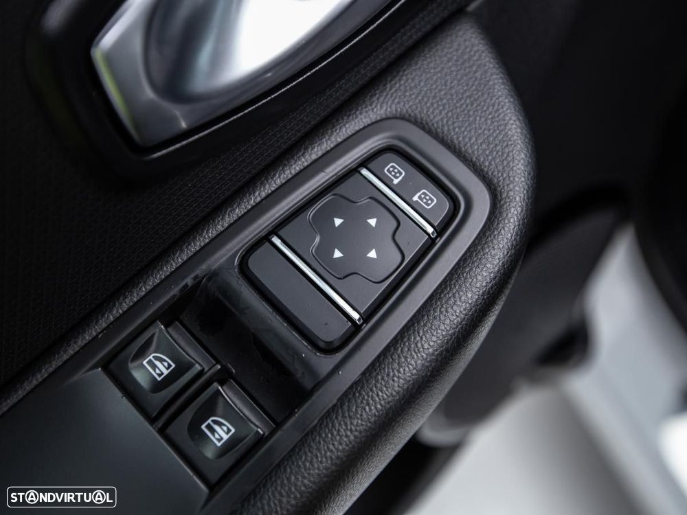 Renault Clio Sport Tourer 1.5 dCi Limited — fotografia 12