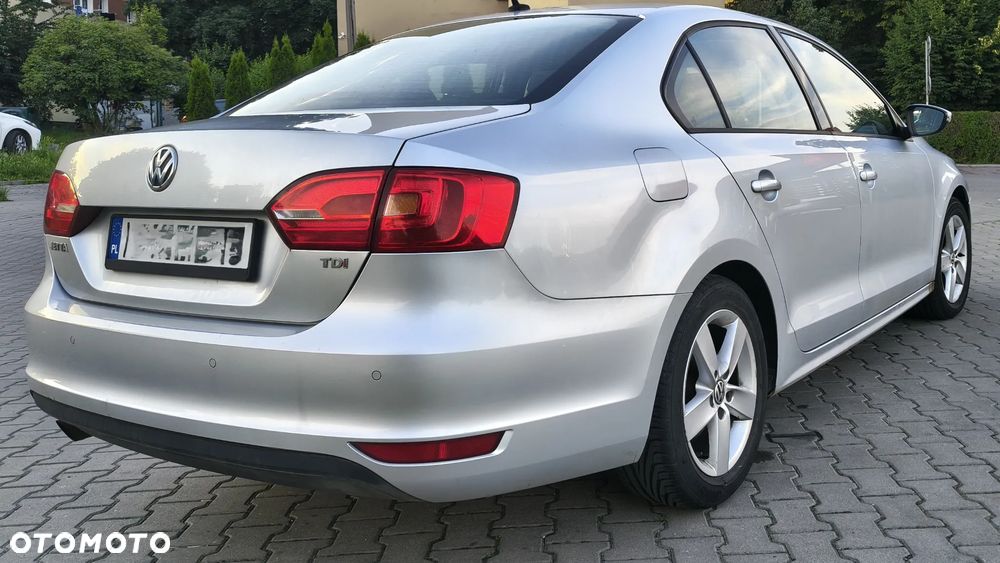 Volkswagen Jetta 1.6 TDI Comfortline - 2