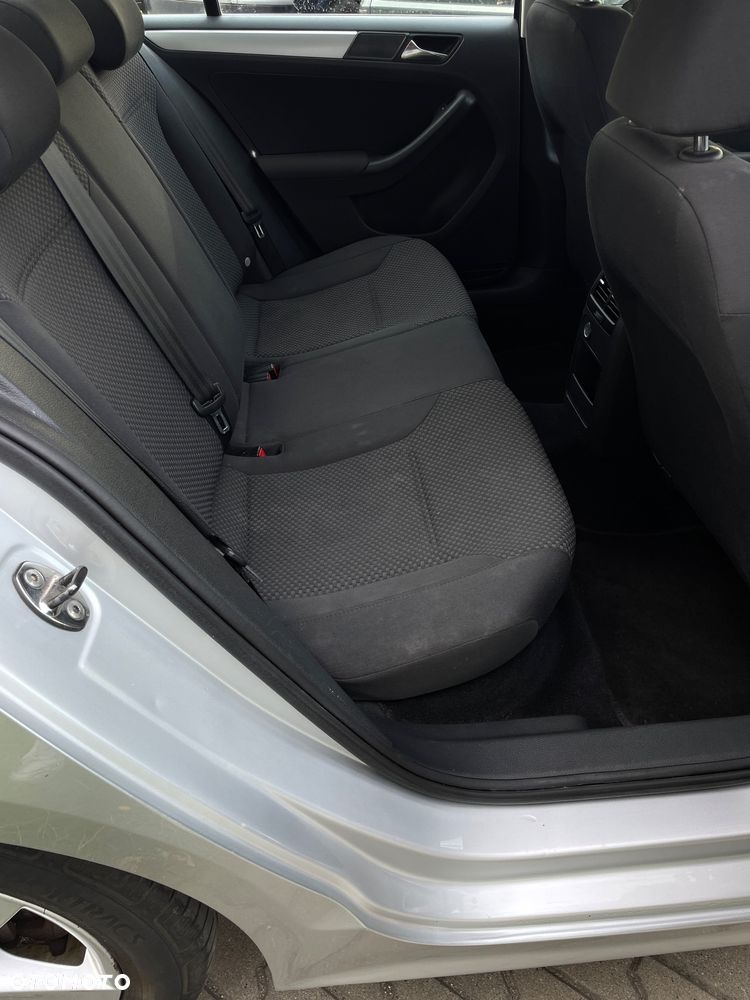 Volkswagen Jetta 1.6 TDI BMT Trendline - 20