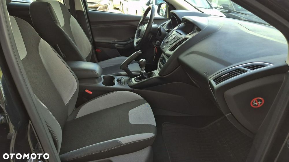 Ford Focus 1.6 EcoBoost Titanium - 27