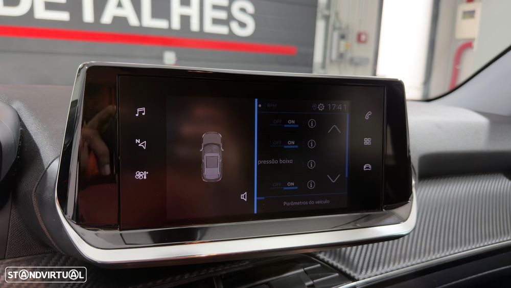 Peugeot 2008 PureTech 130 Allure - 24