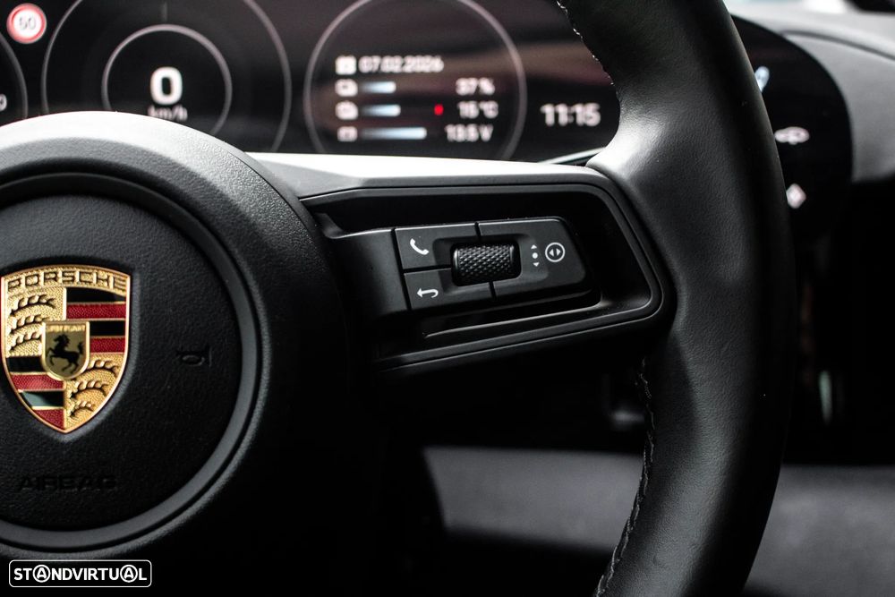 Porsche Taycan Cross Turismo 4 - 16