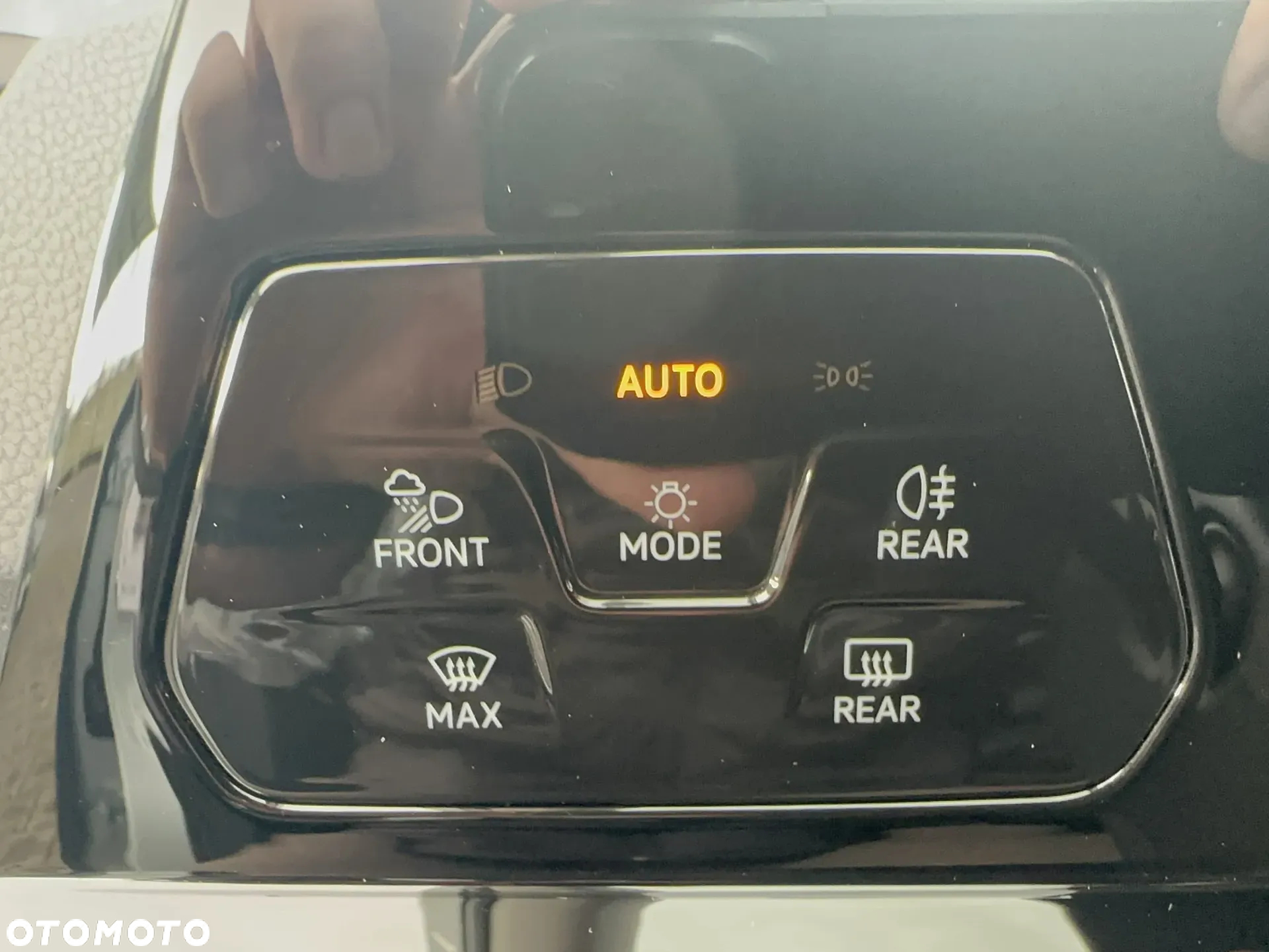 Volkswagen Golf - 16