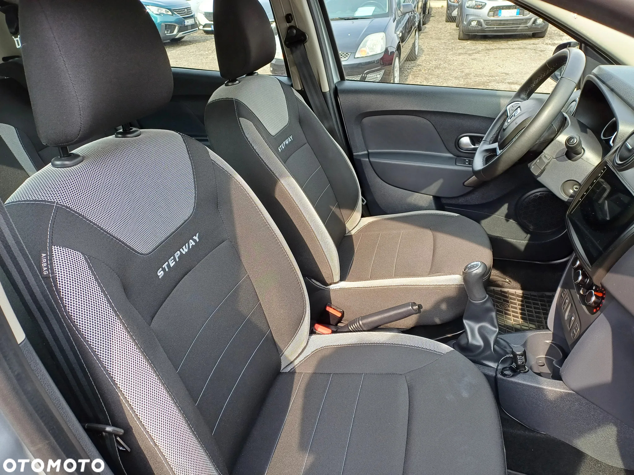 Dacia Sandero Stepway 1.5 dCi Laureate S&S - 9