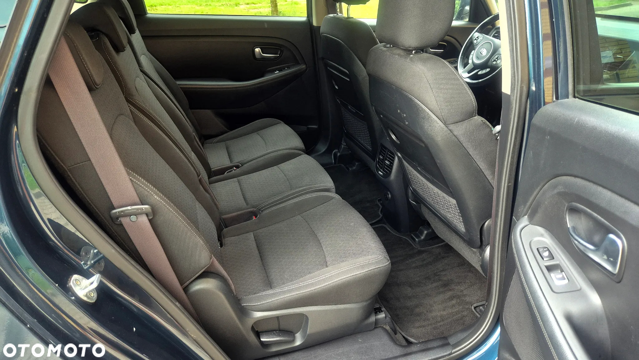 Kia Carens 1.6 GDI Dream Team Edition - 21