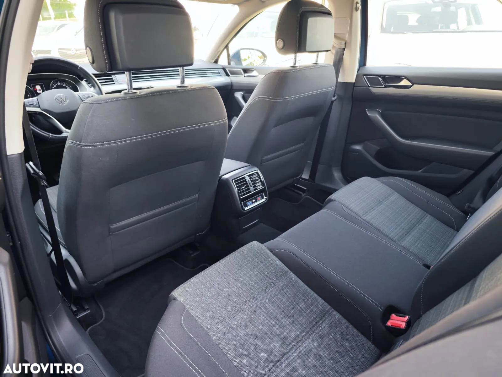 Volkswagen Passat - 22