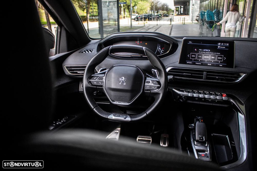 Peugeot 3008 1.6 PureTech GT EAT8 - 32