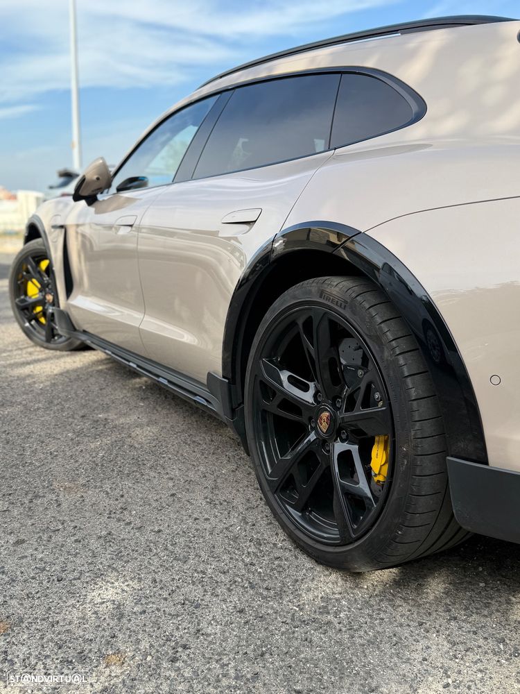 Porsche Taycan Cross Turismo Turbo S - 6