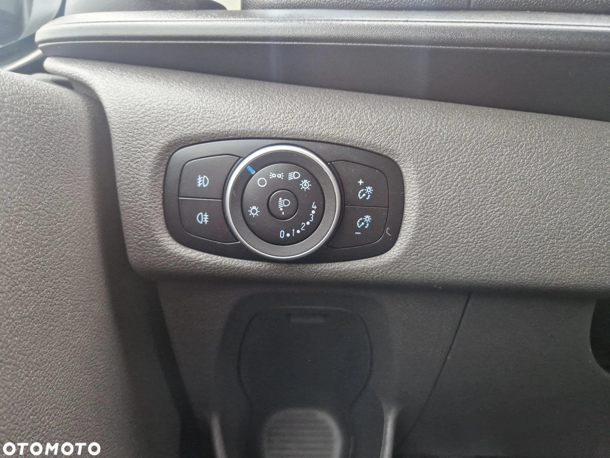 Ford TRANSIT CUSTOM - 20