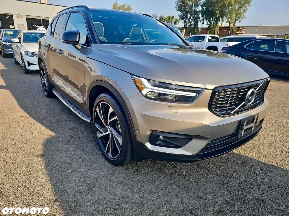 Volvo XC 40 T5 AWD Geartronic R-Design - 3