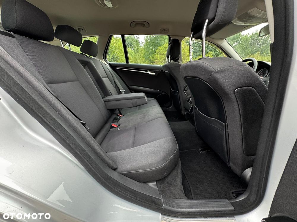 Mercedes-Benz Klasa C 180 BlueEFFICIENCY 7G-TRONIC Elegance - 39