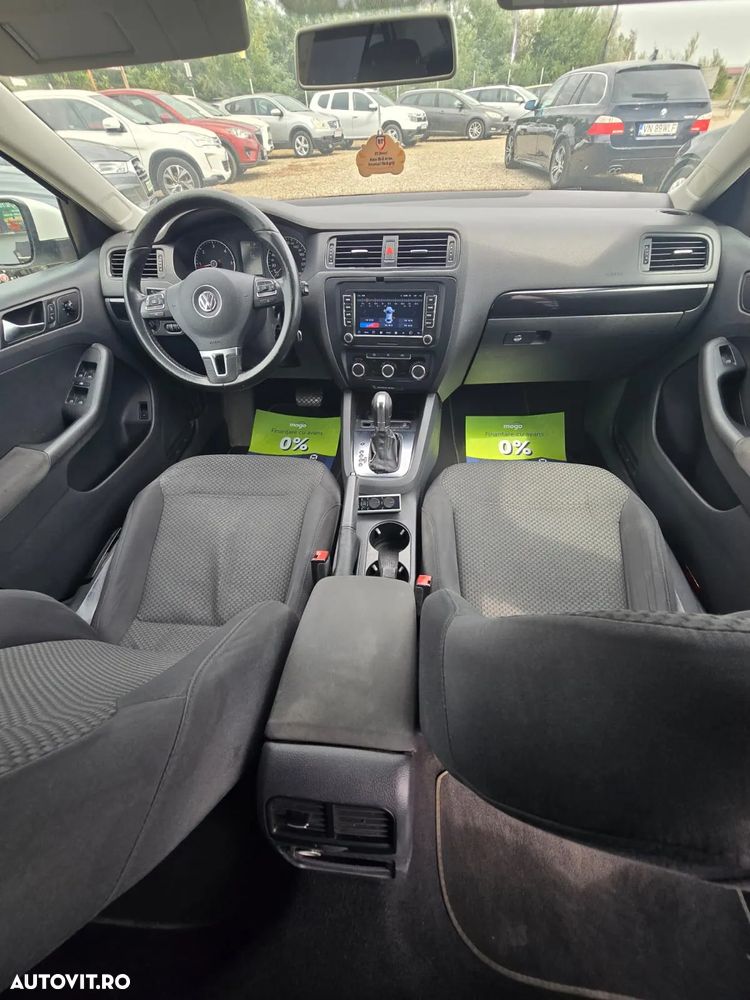 Volkswagen Jetta 1.6 TDI DSG Comfortline - 6