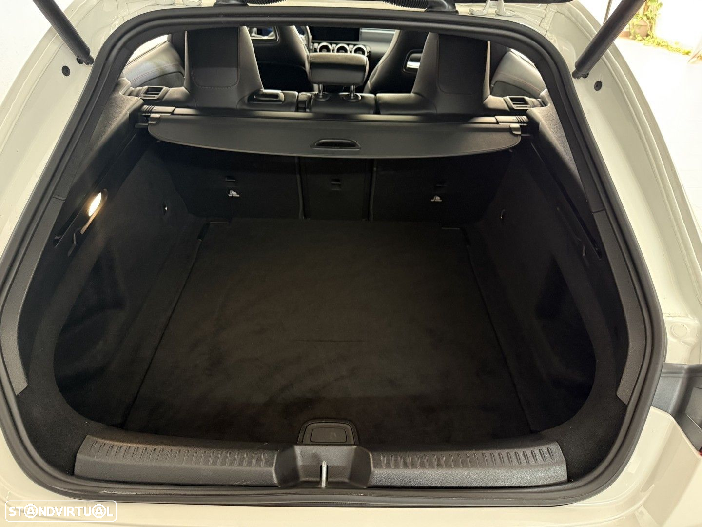 Mercedes-Benz CLA 180 d Shooting Brake AMG Line Aut. - 30