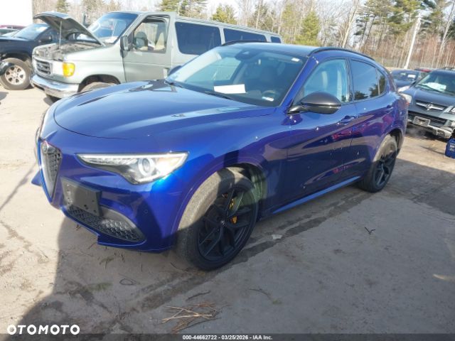 Alfa Romeo Stelvio 2.0 Turbo 16V AT8-Q4 Ti - 3