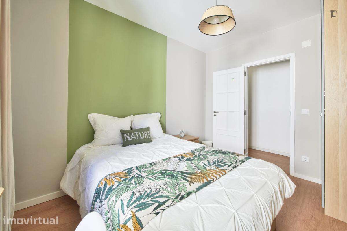 Quarto - localizado em Roma-Areeiro Lisbon - Grande imagem: 5/27