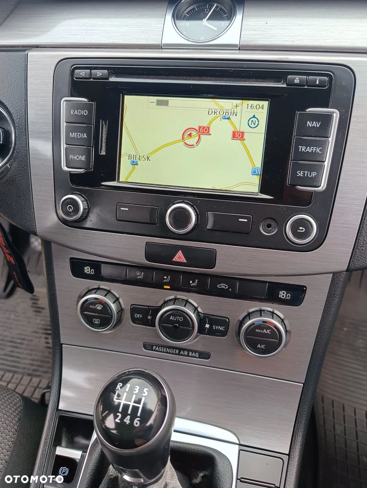 Volkswagen Passat 1.6 TDI Trendline - 21