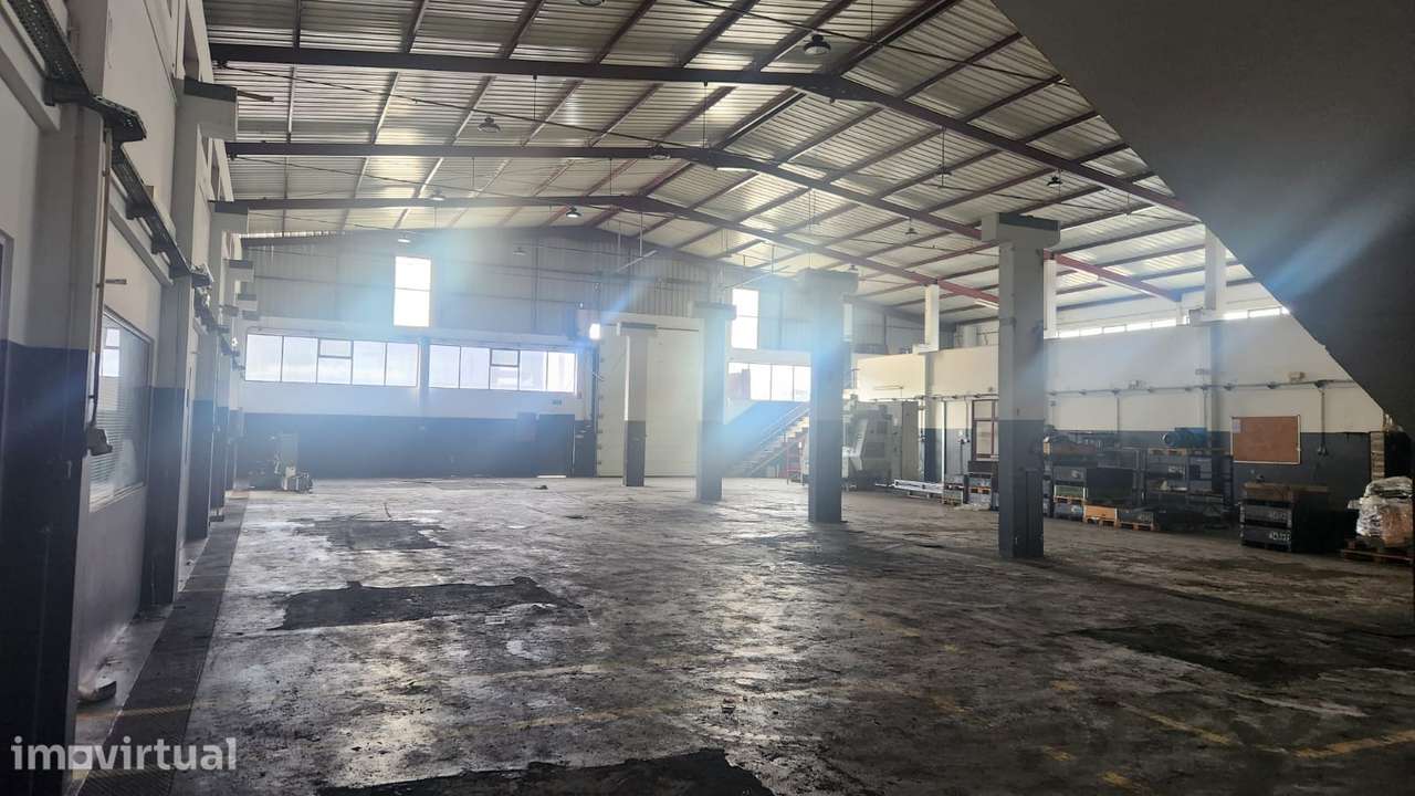 Pavilhão zona Ind., 1500m2, Casal da Lebre, M. Grande (Opção  compra). - Grande imagem: 3/24