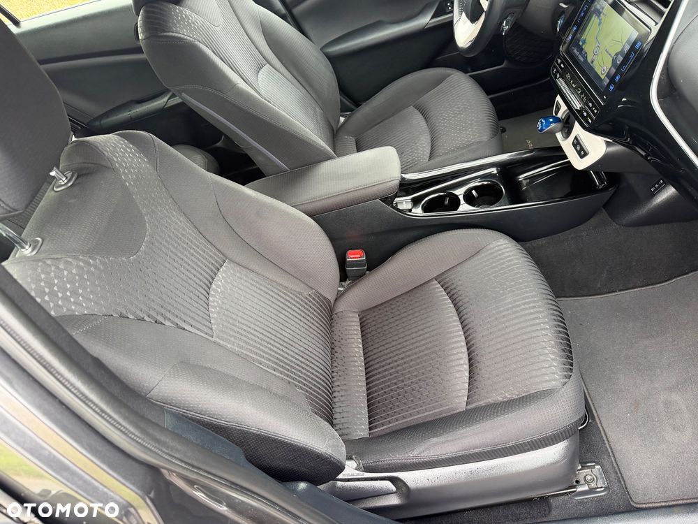 Toyota Prius Hybrid Executive - 19