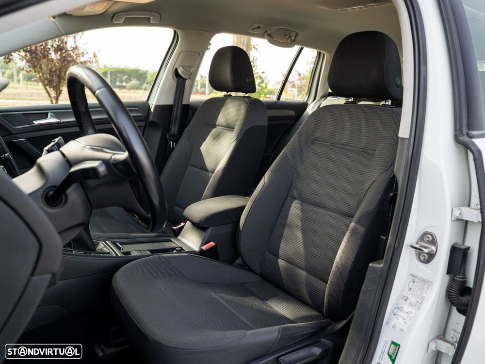 VW Golf Variant 1.6 TDi Confortline - 15