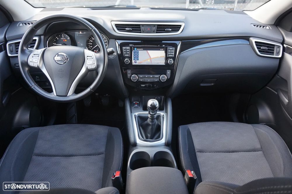 Nissan Qashqai 1.5 dCi N-Connecta 18 - 27
