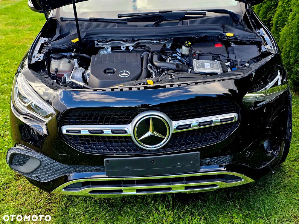 Mercedes-Benz GLA 180 7G-DCT - 9