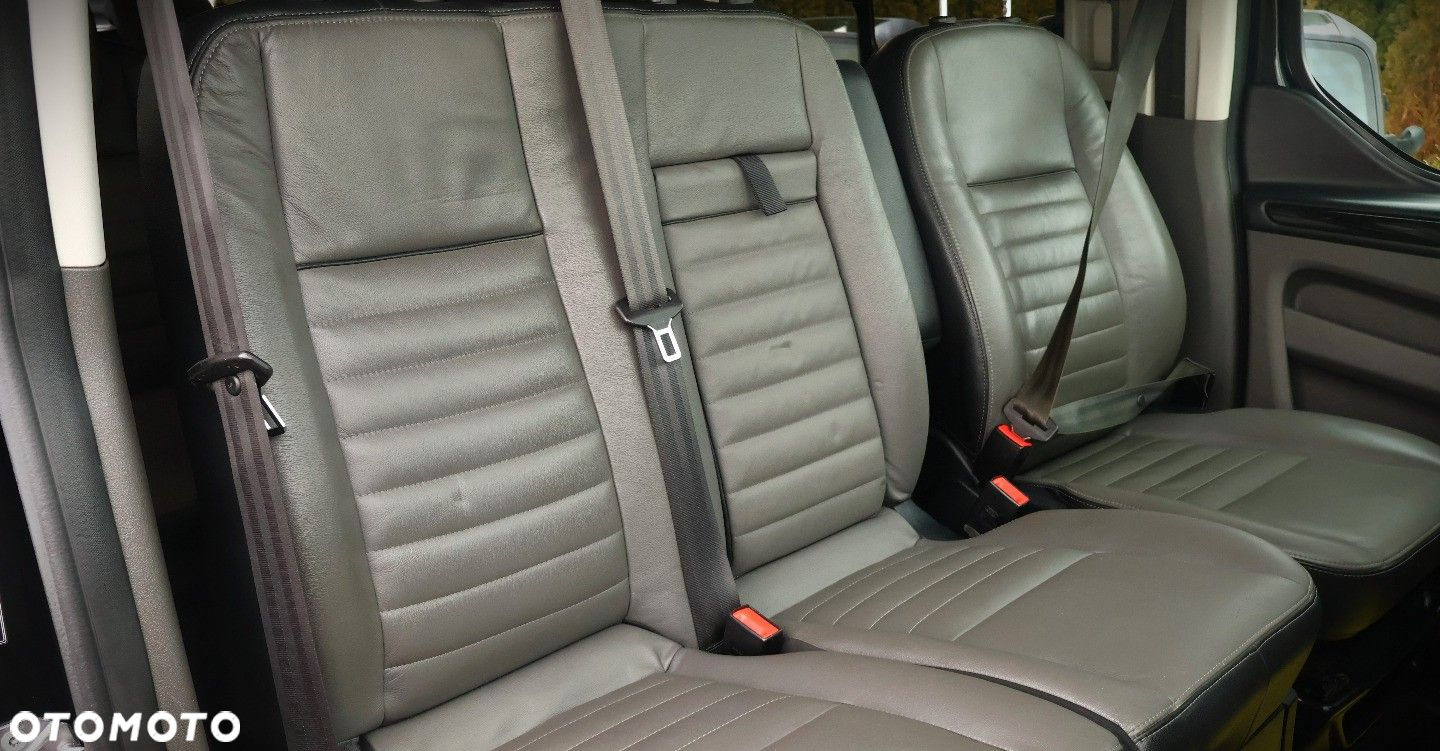 Ford Tourneo Custom - 23
