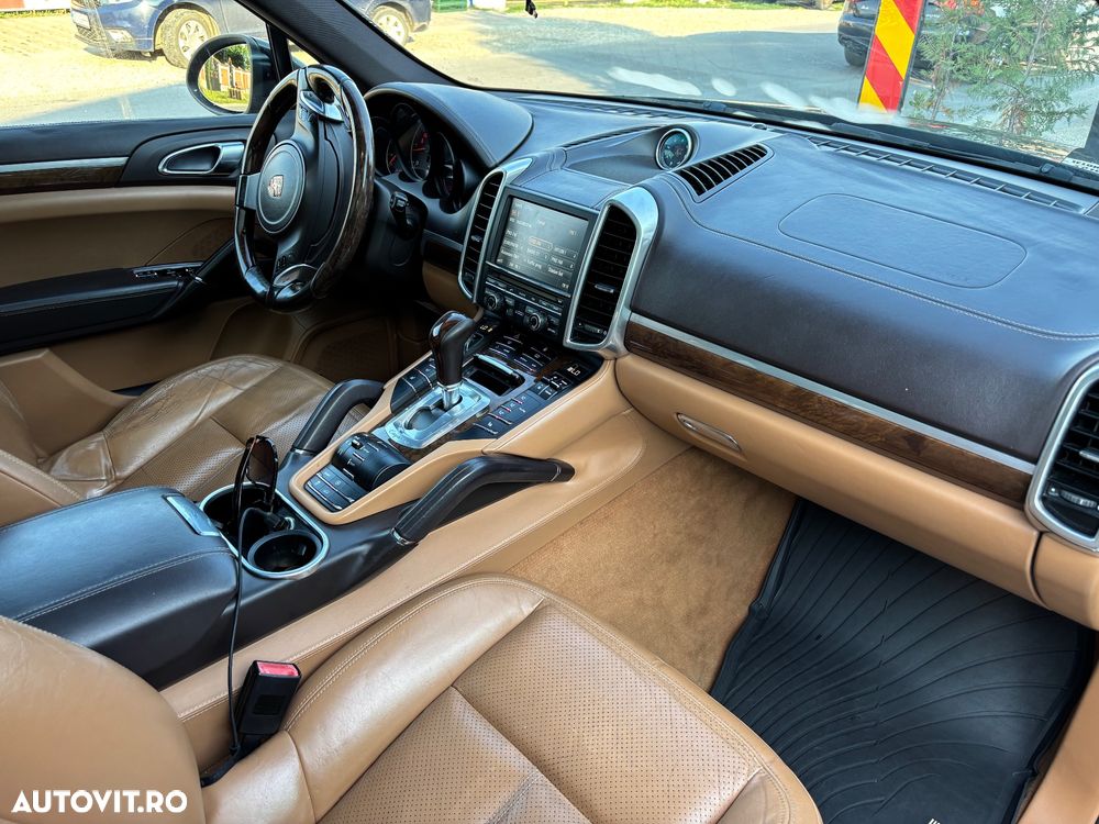 Porsche Cayenne - 13