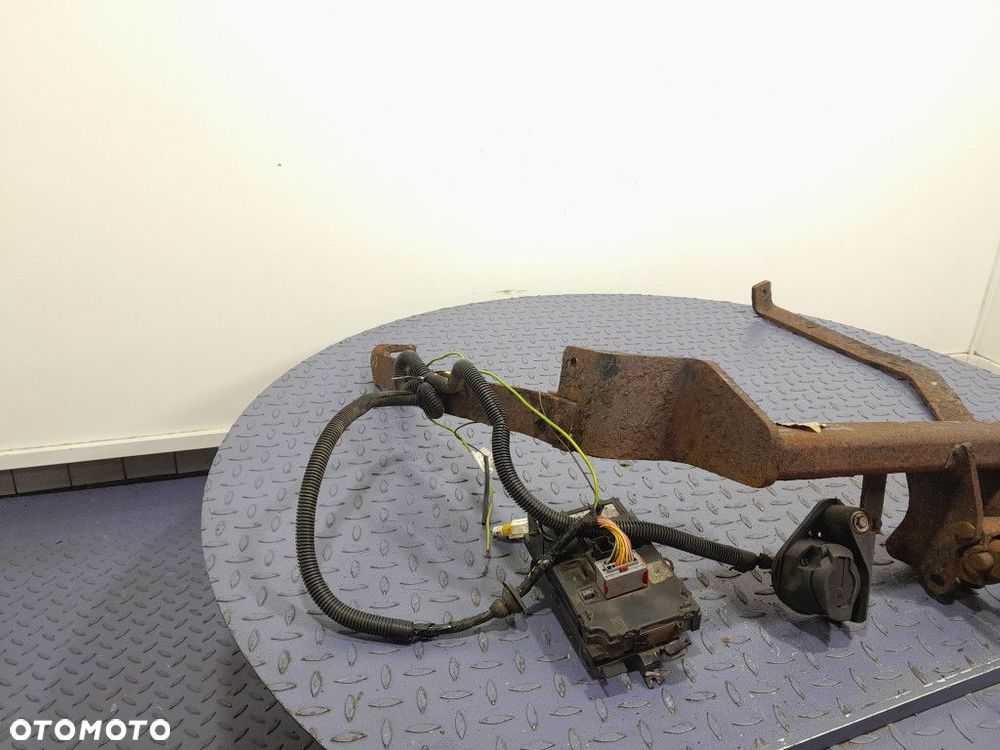 CITROEN C8 I HAK HOLOWNICZY DO PRZYCZEPY - 2