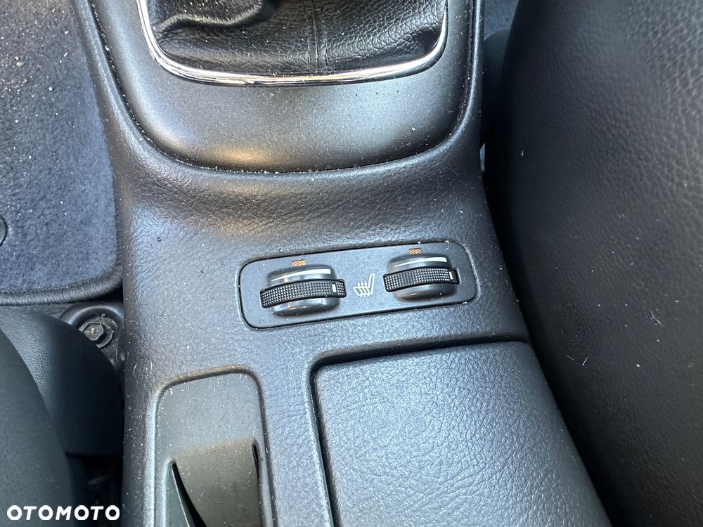 Toyota Avensis 2.2 D-4D Sol - 23