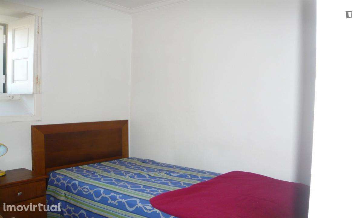 Quarto - localizado em Montes Claros Coimbra - Grande imagem: 2/15