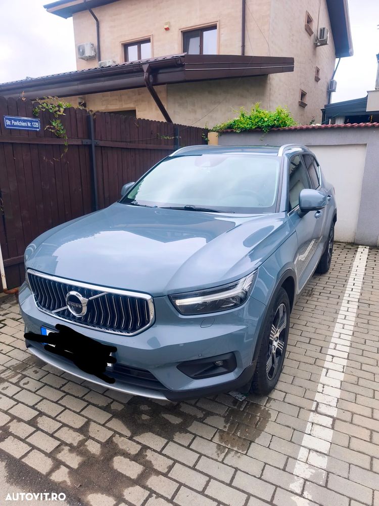 Volvo XC 40 B4 AT8 AWD Mild Hybrid Momentum Pro - 1