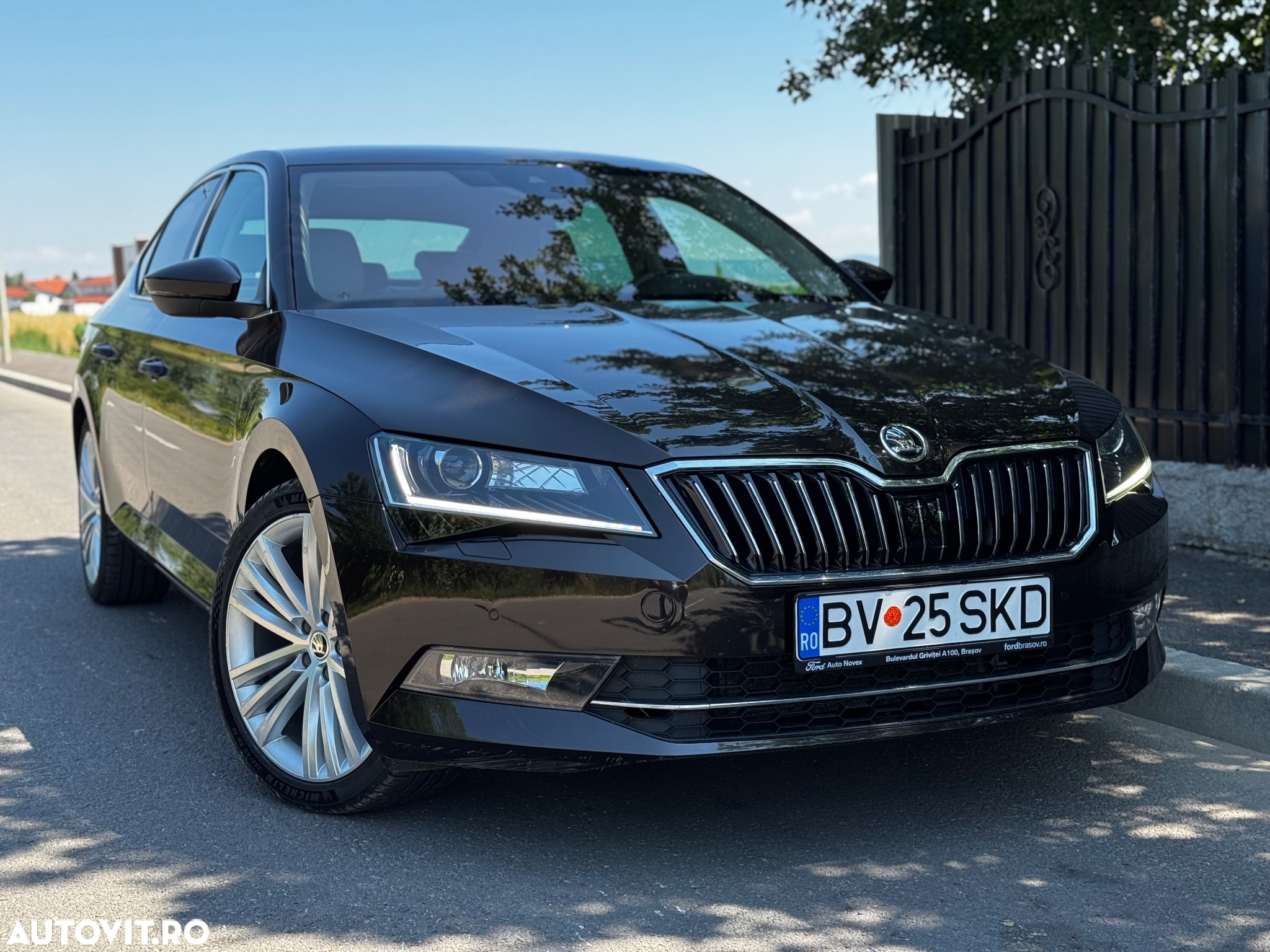 Skoda Superb 2.0 TDI DSG 4X4 Style - 25